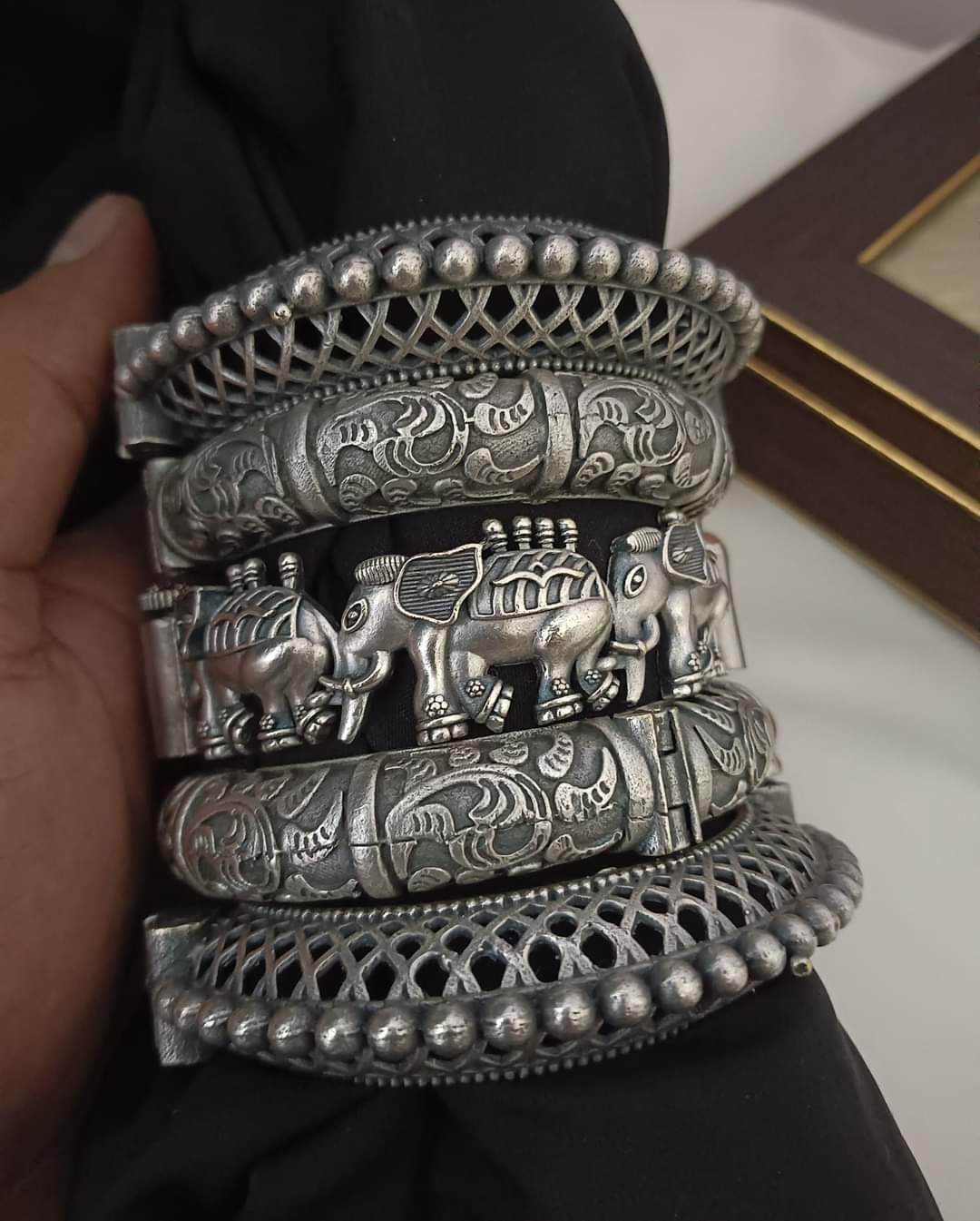Dual tone Oxidised kadas