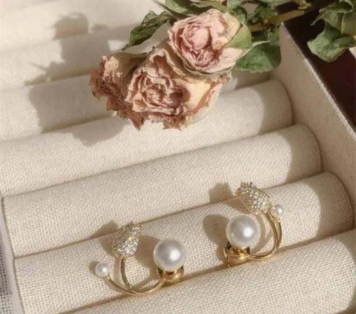 Minimalist gold Korean earrings for everyday wear