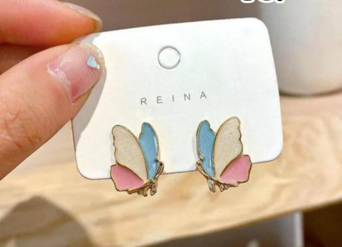 Minimalist gold Korean earrings for everyday wear, Korean jewelry in India, K-pop jewelry trends, jewelry from K-dramas