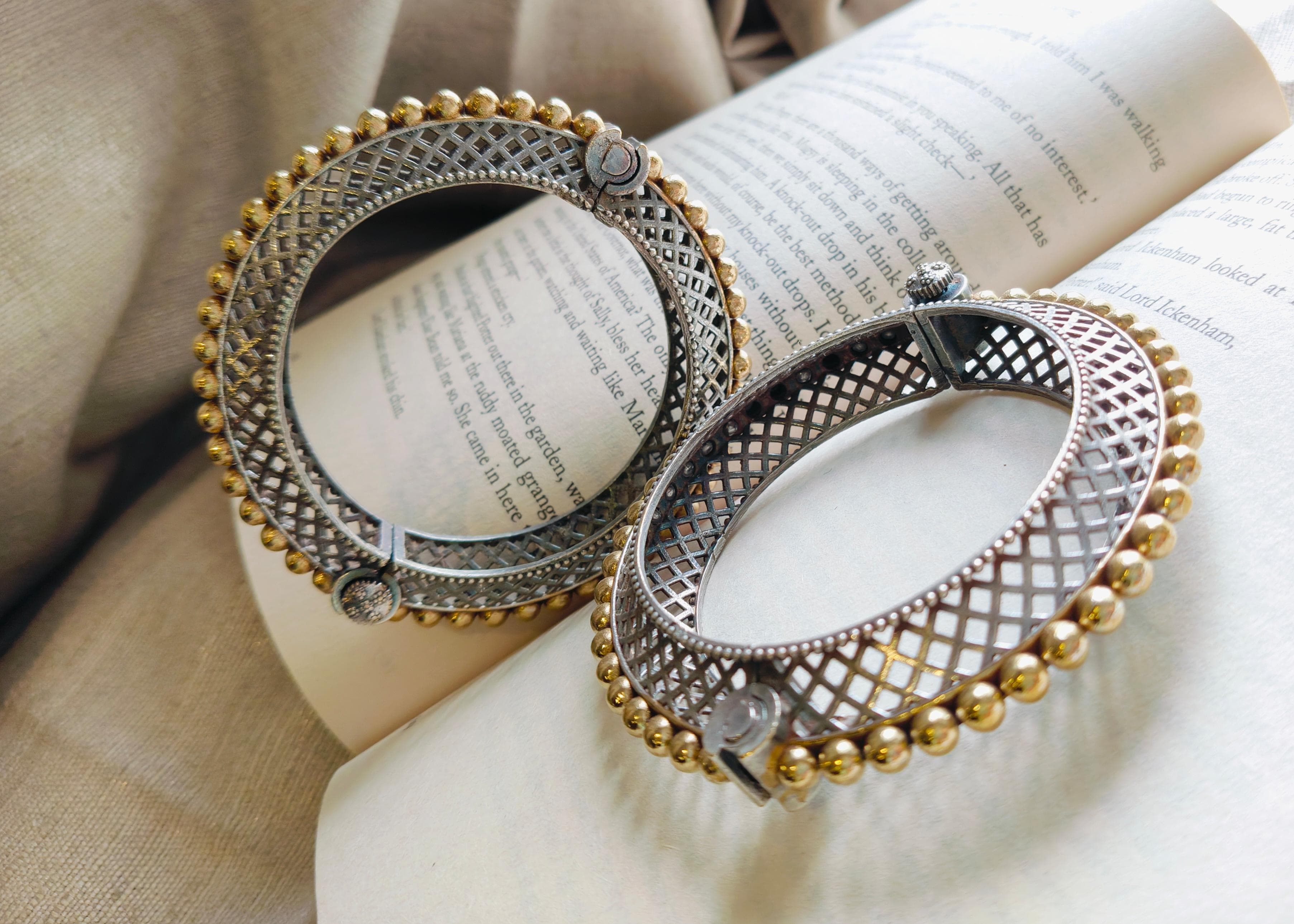 Jaal Traditional Kada