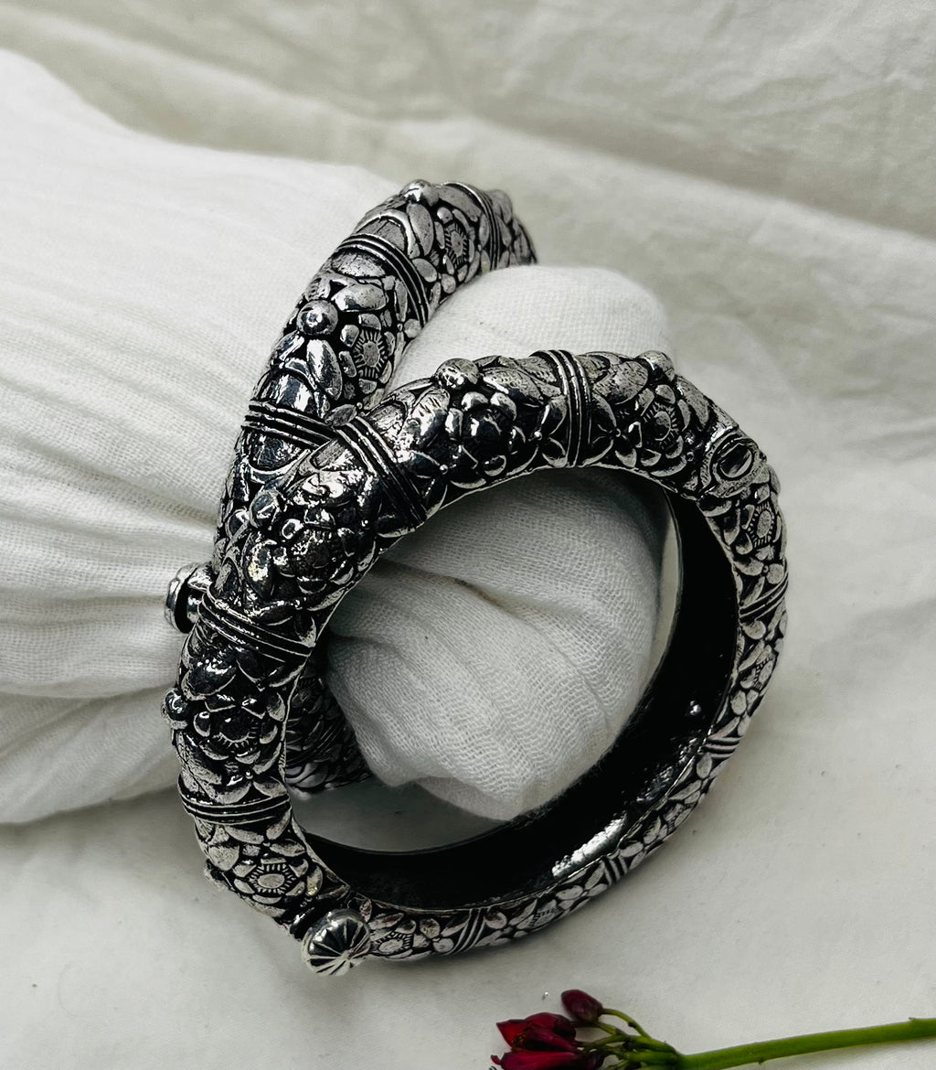 Floral Oxidized Kada