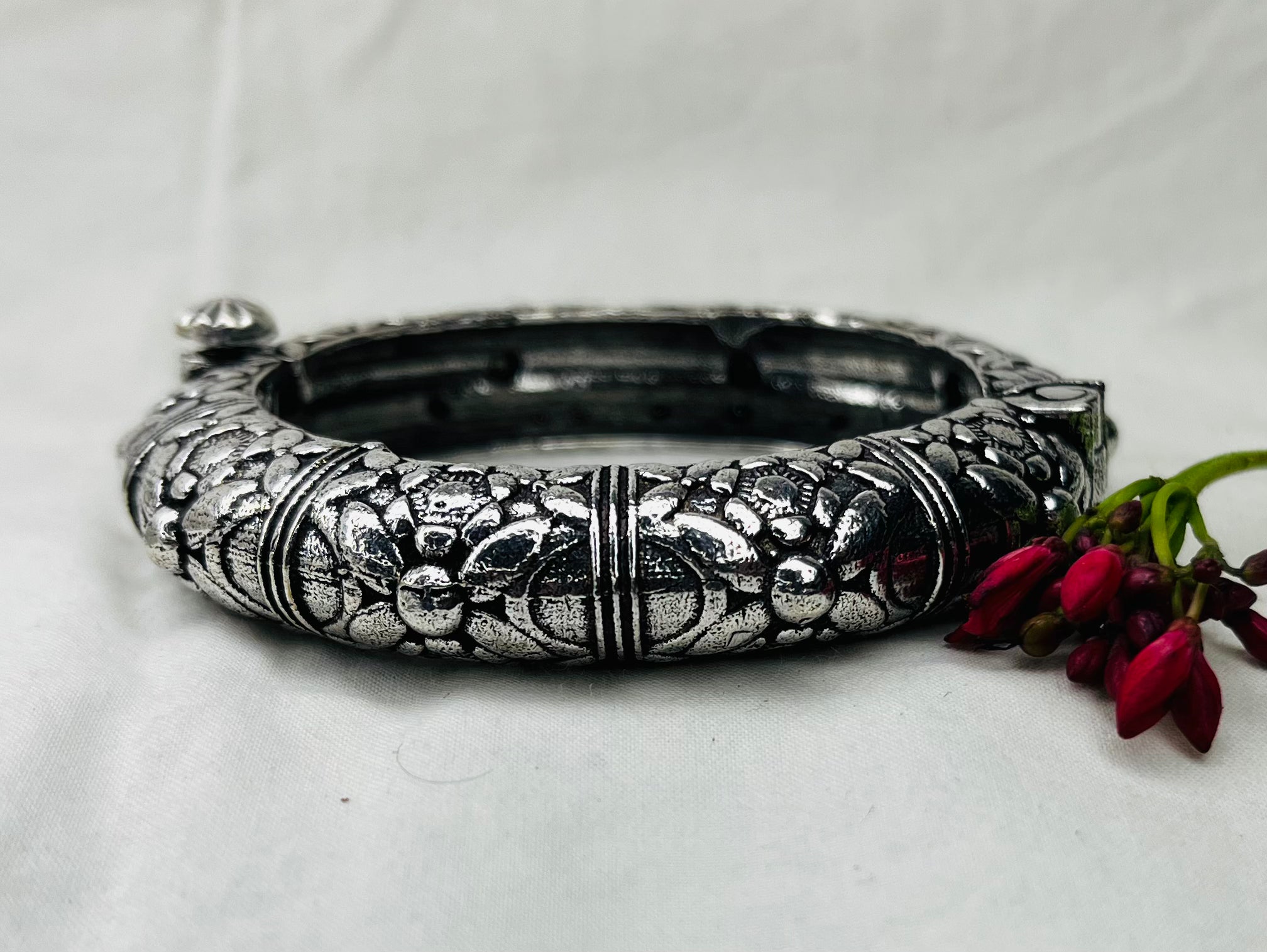 Floral Oxidized Kada