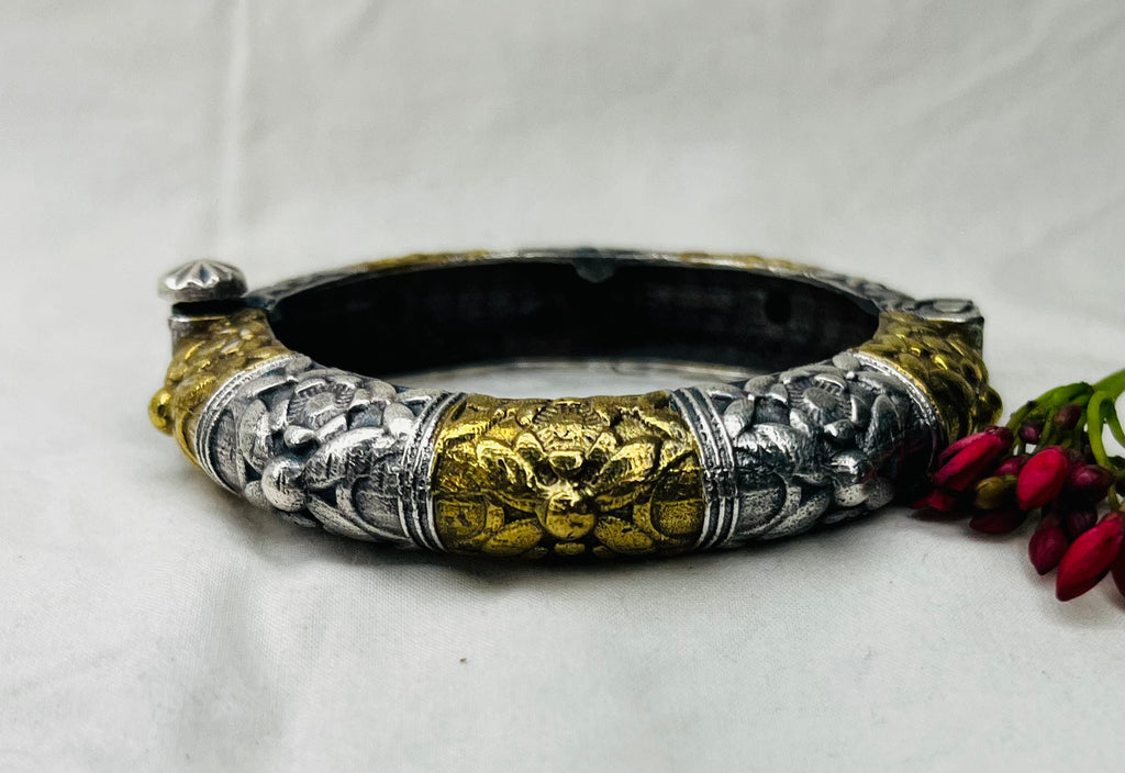 Floral Oxidized Kada