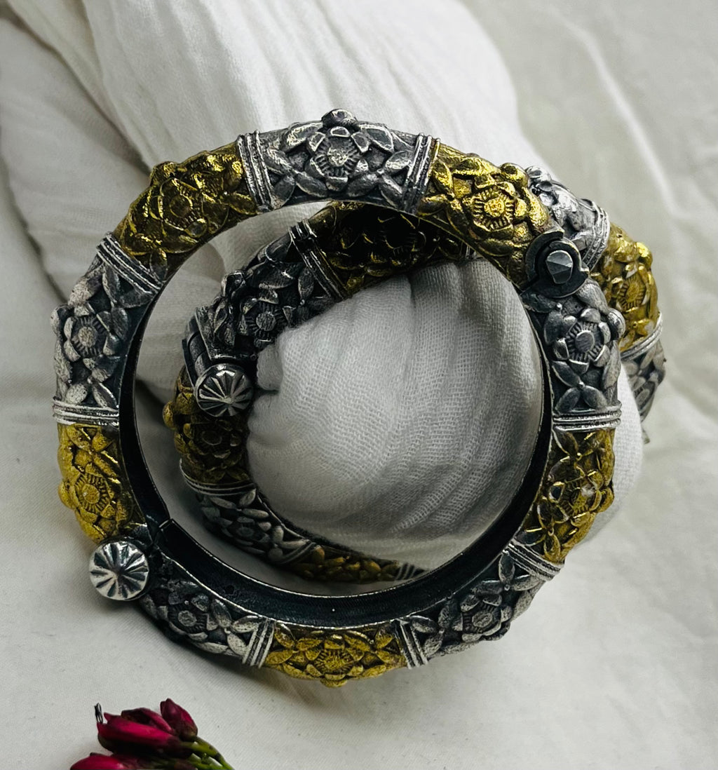 Floral Oxidized Kada