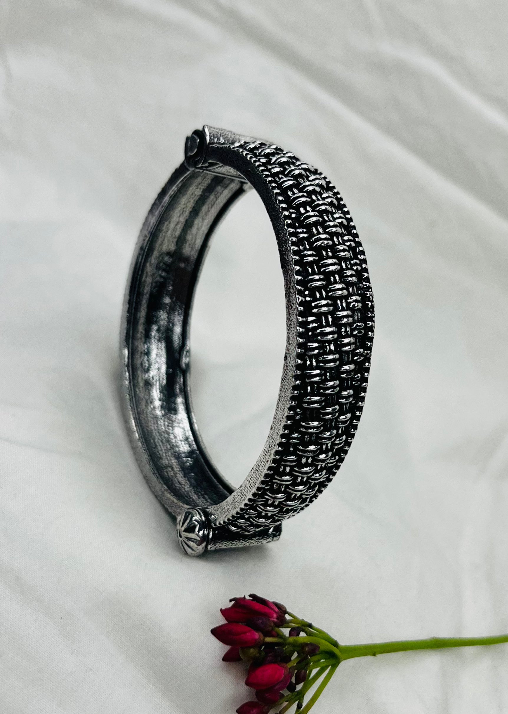 Entwined Oxidized Kada