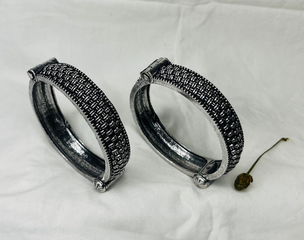 Entwined Oxidized Kada