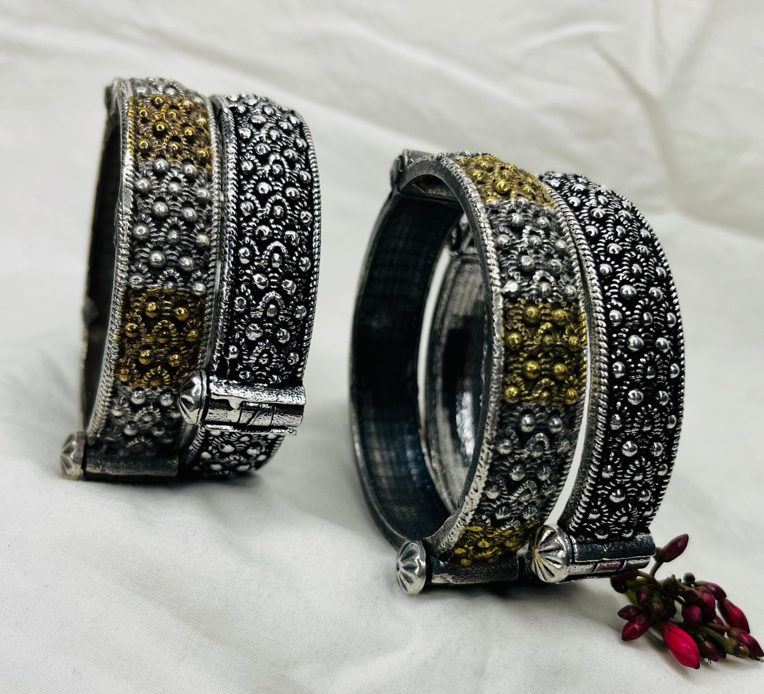 Dotted Oxidized Kada