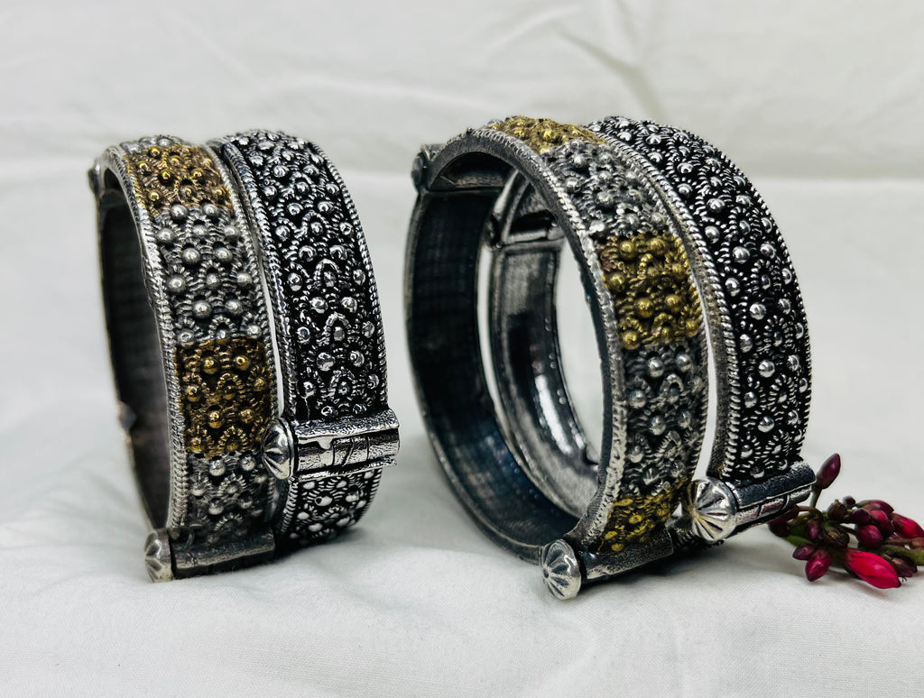 Dotted Oxidized Kada