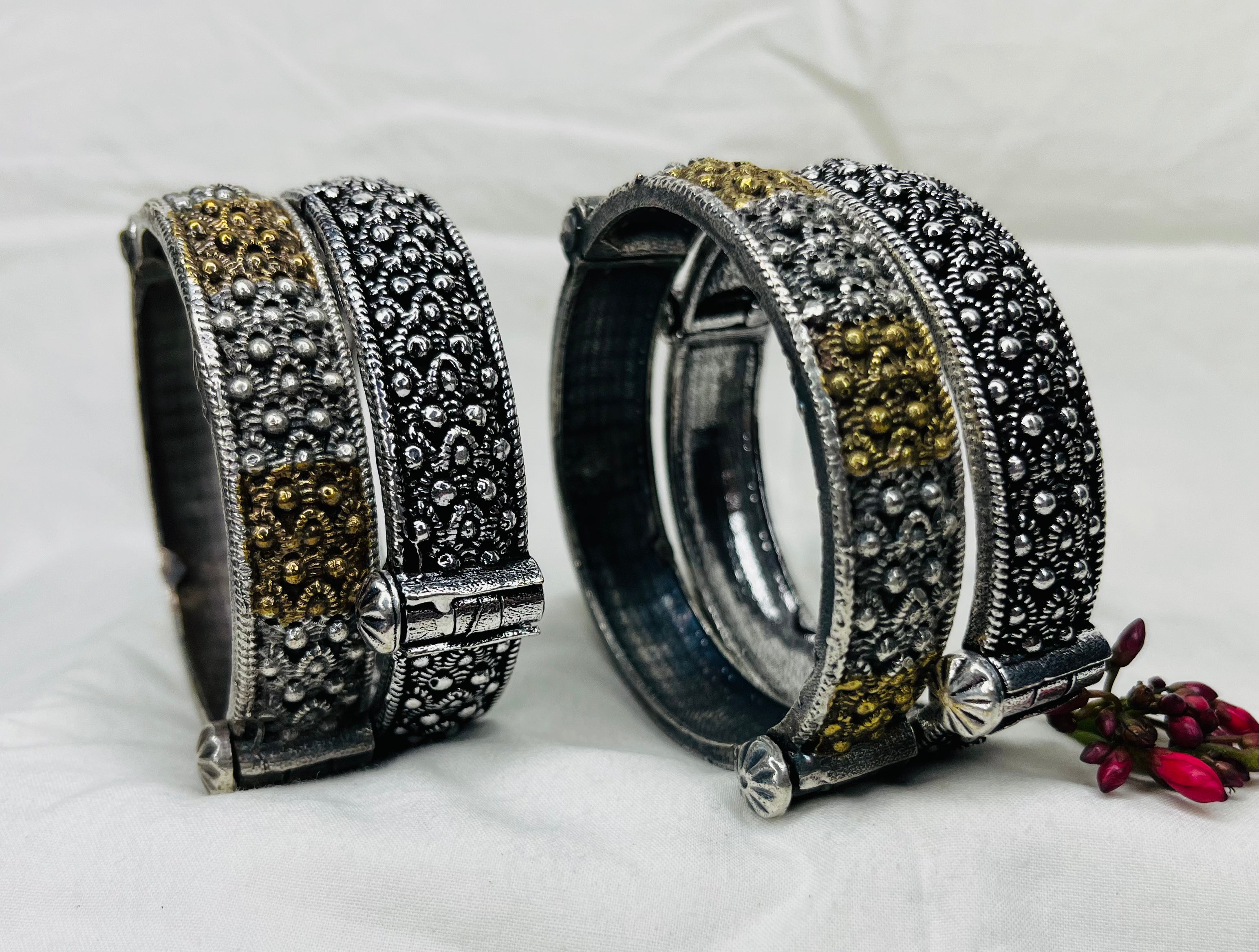 Dotted Oxidized Kada