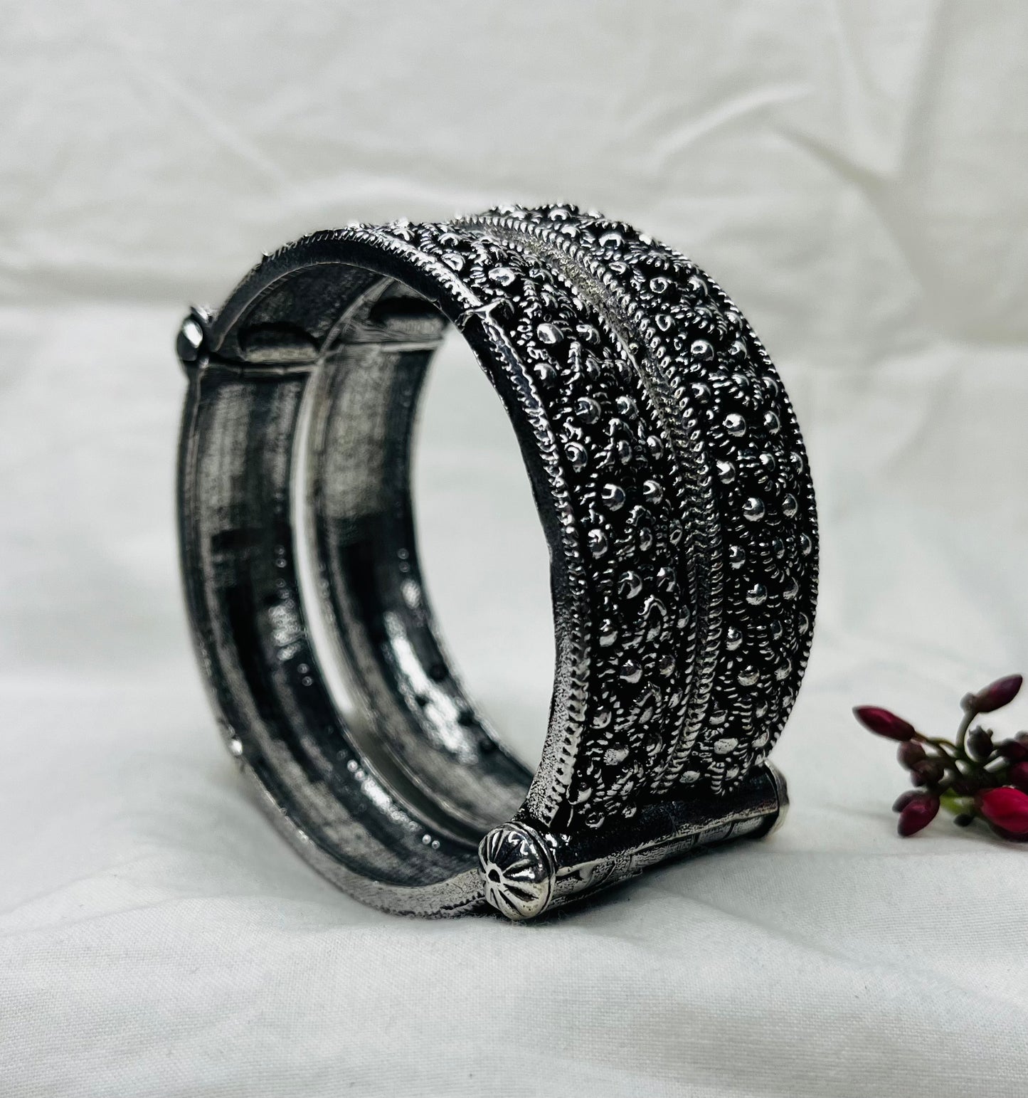 Dotted Oxidized Kada