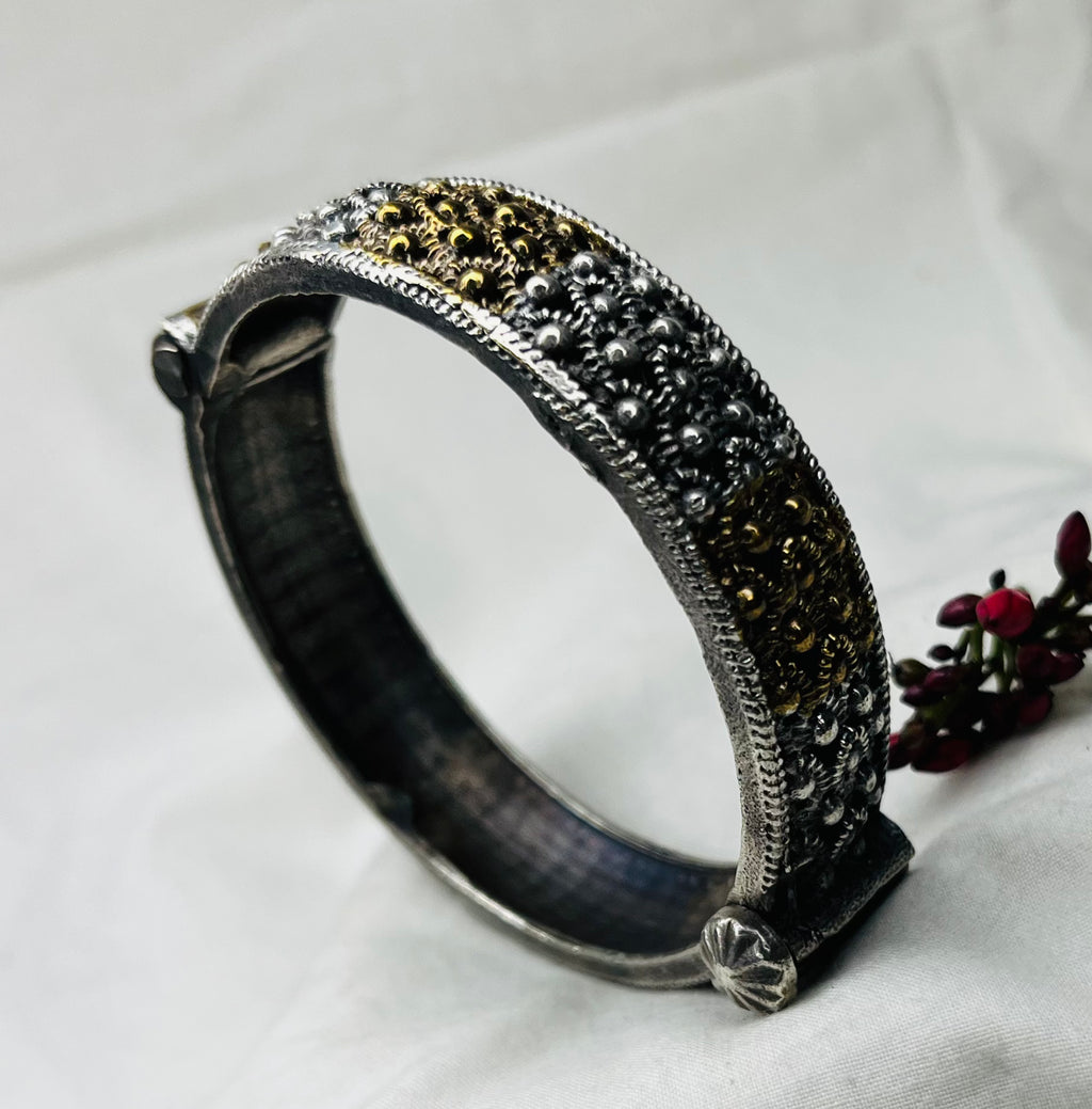 Dotted Oxidized Kada