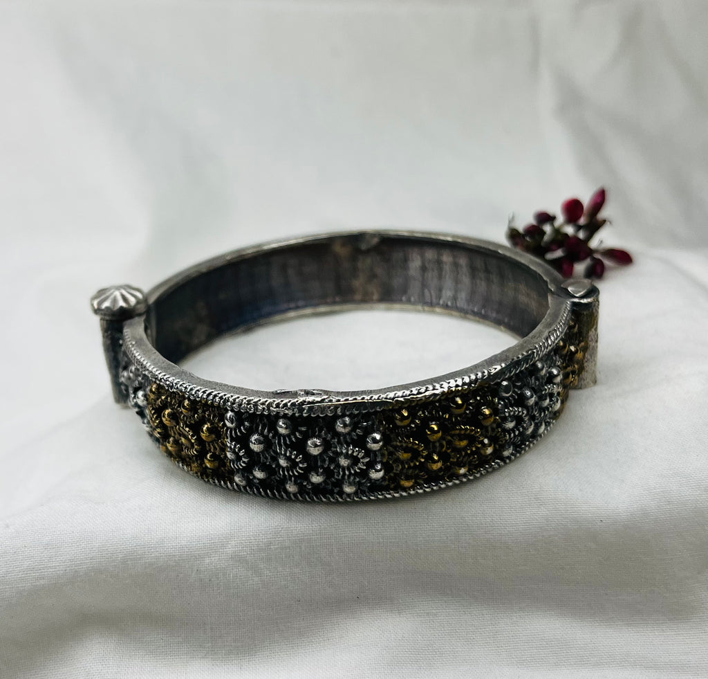 Dotted Oxidized Kada