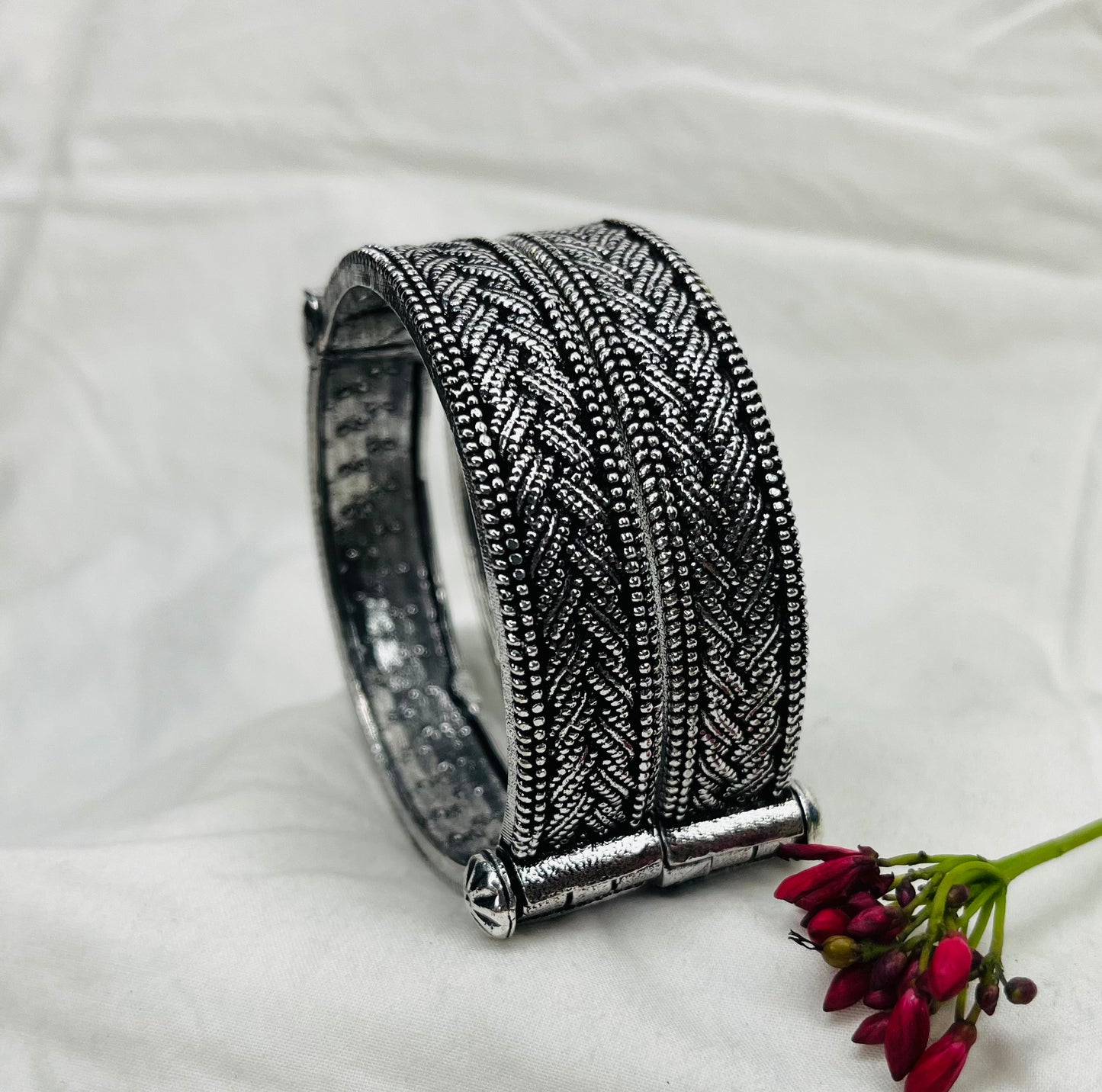 Entangled Kada