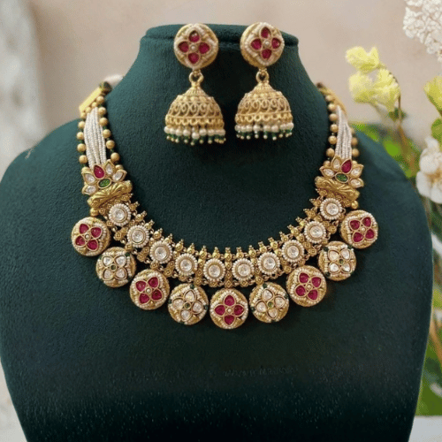 Necklace: Kundan Collection