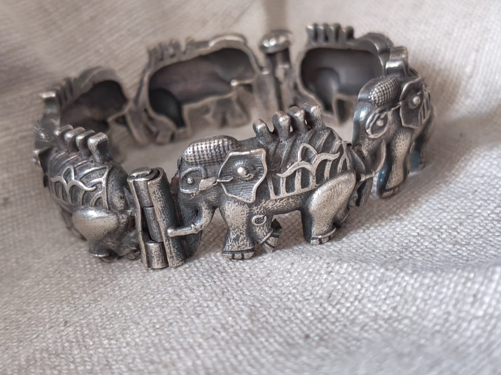 Haathi Oxidized Kada