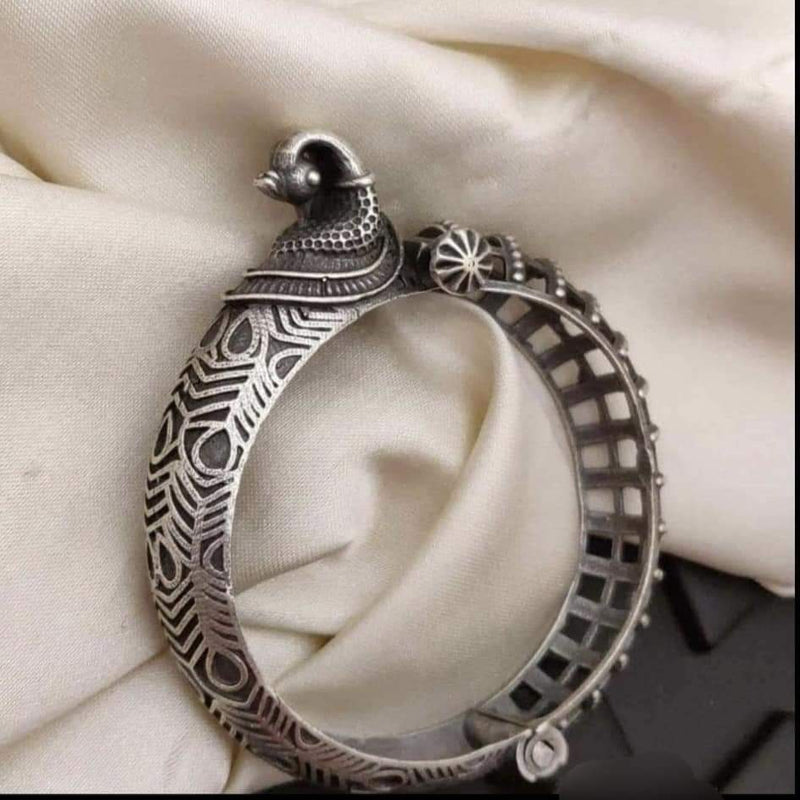Mayur Oxidised Kada