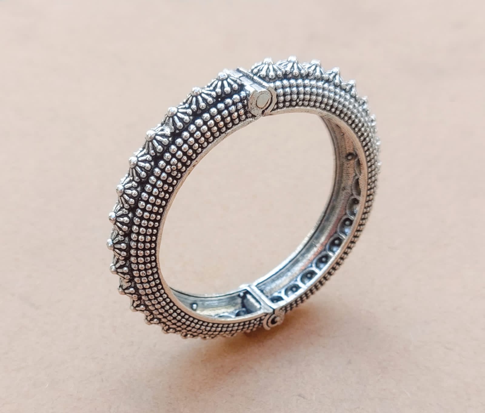 Traditional Polki Kada